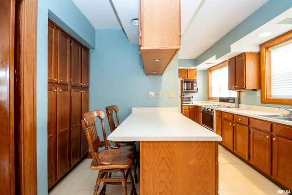 $165,000 | 3004 Knoxville Avenue, Peoria, IL 61603