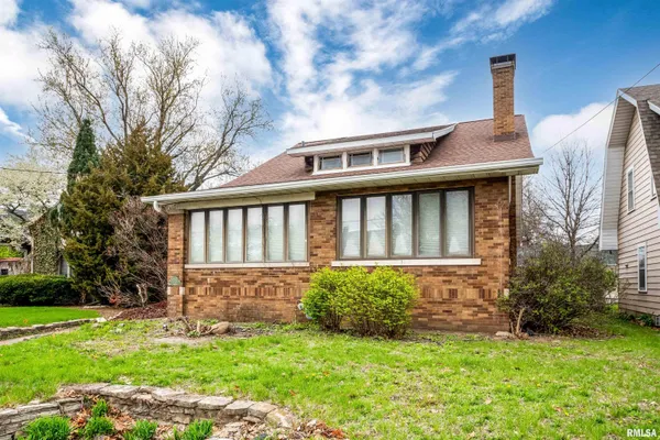 $165,000 | 3004 Knoxville Avenue, Peoria, IL 61603