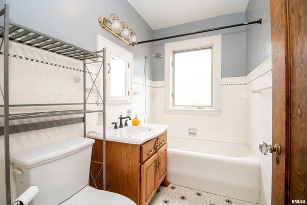 $165,000 | 3004 Knoxville Avenue, Peoria, IL 61603