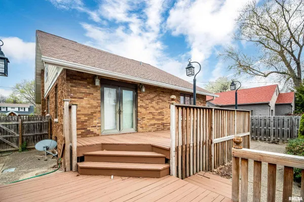 $165,000 | 3004 Knoxville Avenue, Peoria, IL 61603