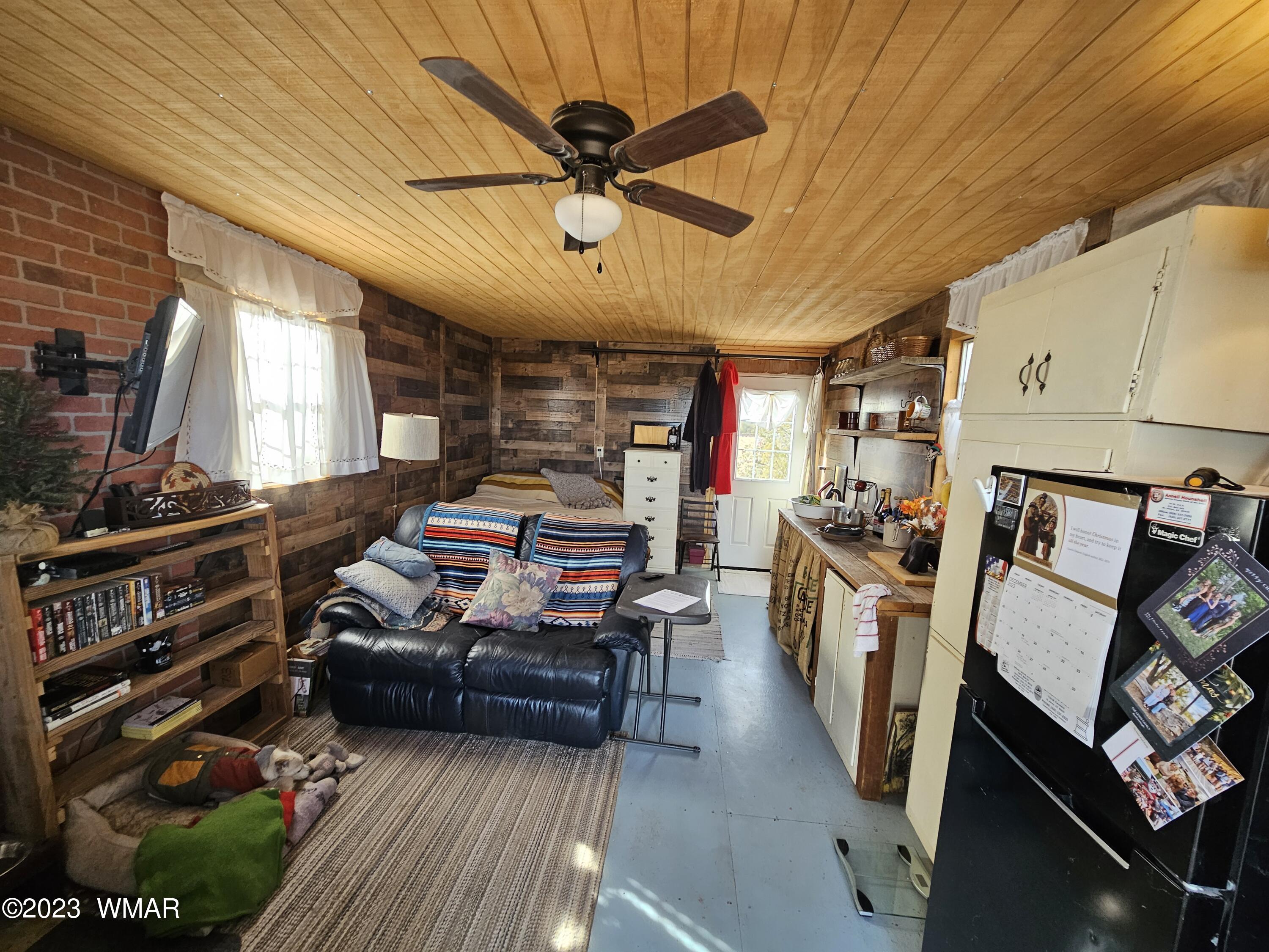 45 County Road St. Johns, AZ 85936 - Photo 4 of 25 Bunk House Interior