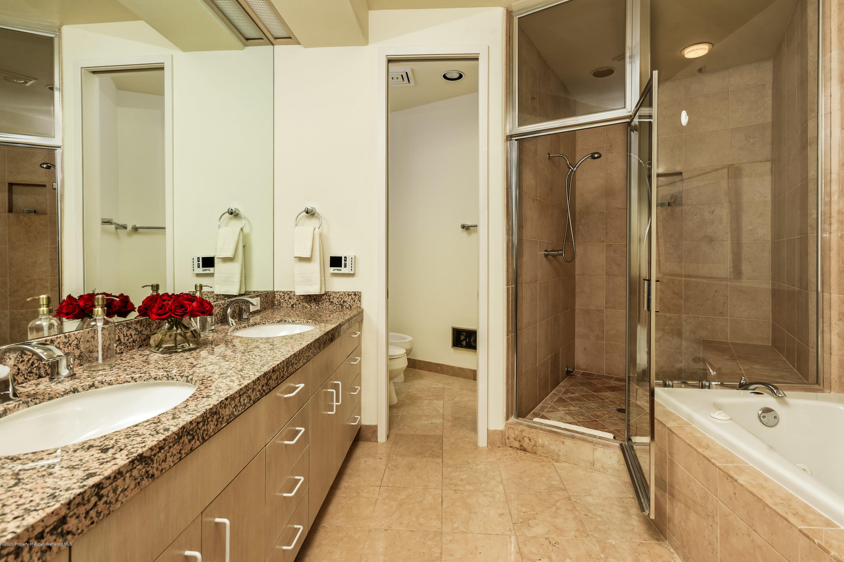 381 Ridge Road, Unit B4 Snowmass Village, CO 81615 - Photo 12 of 25 DeerbrookB4_Med312