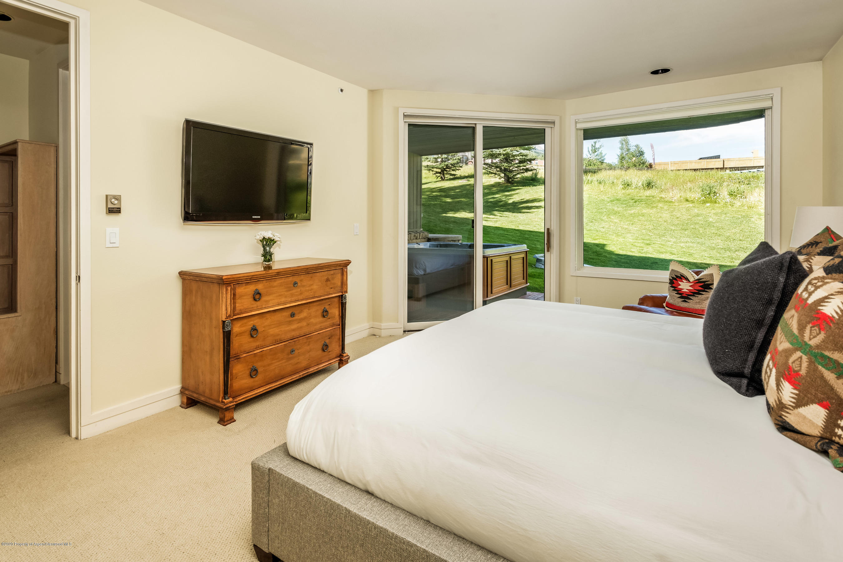 381 Ridge Road, Unit B4 Snowmass Village, CO 81615 - Photo 13 of 25 DeerbrookB4_Med313