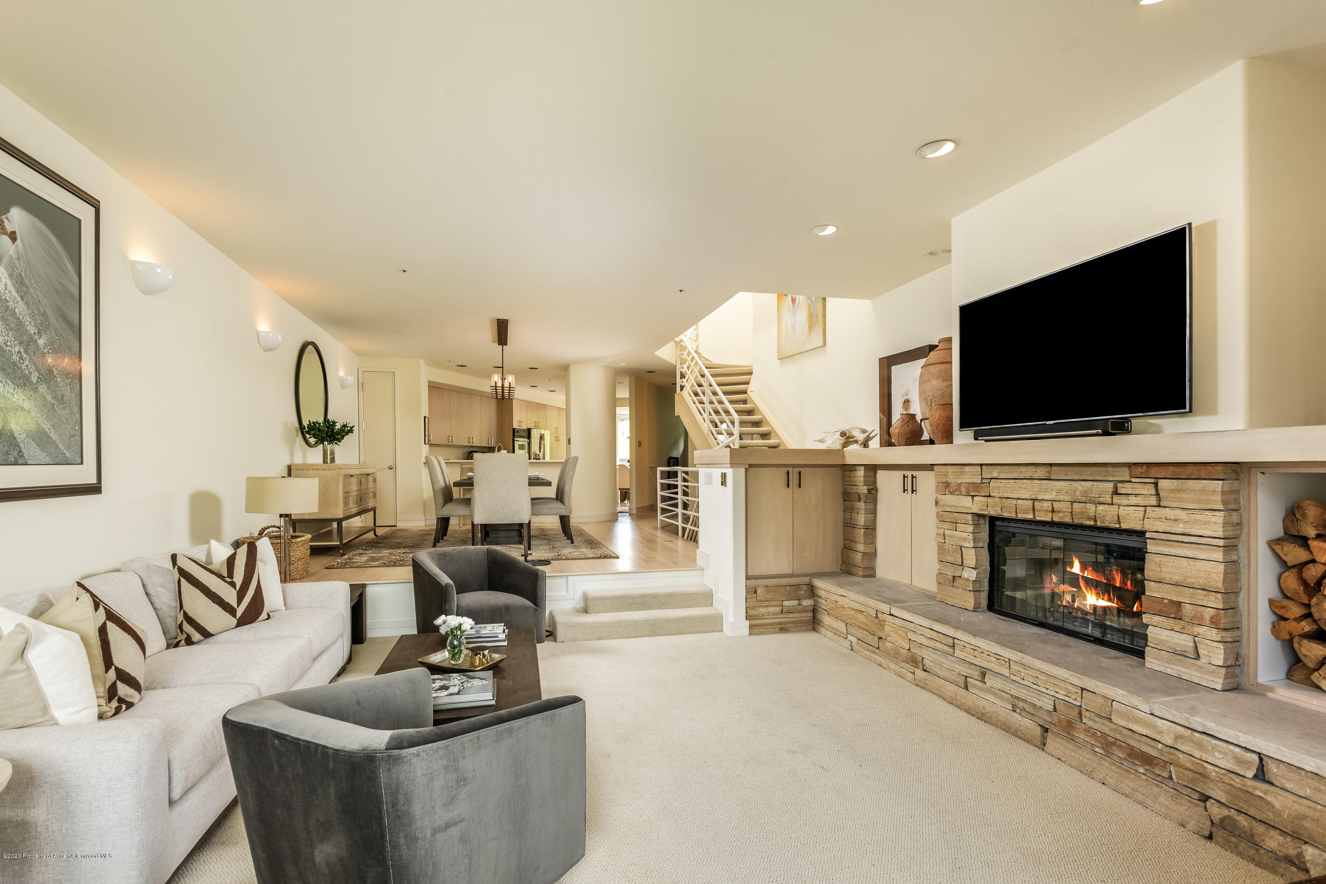 381 Ridge Road, Unit B4 Snowmass Village, CO 81615 - Photo 2 of 25 DeerbrookB4_Med324