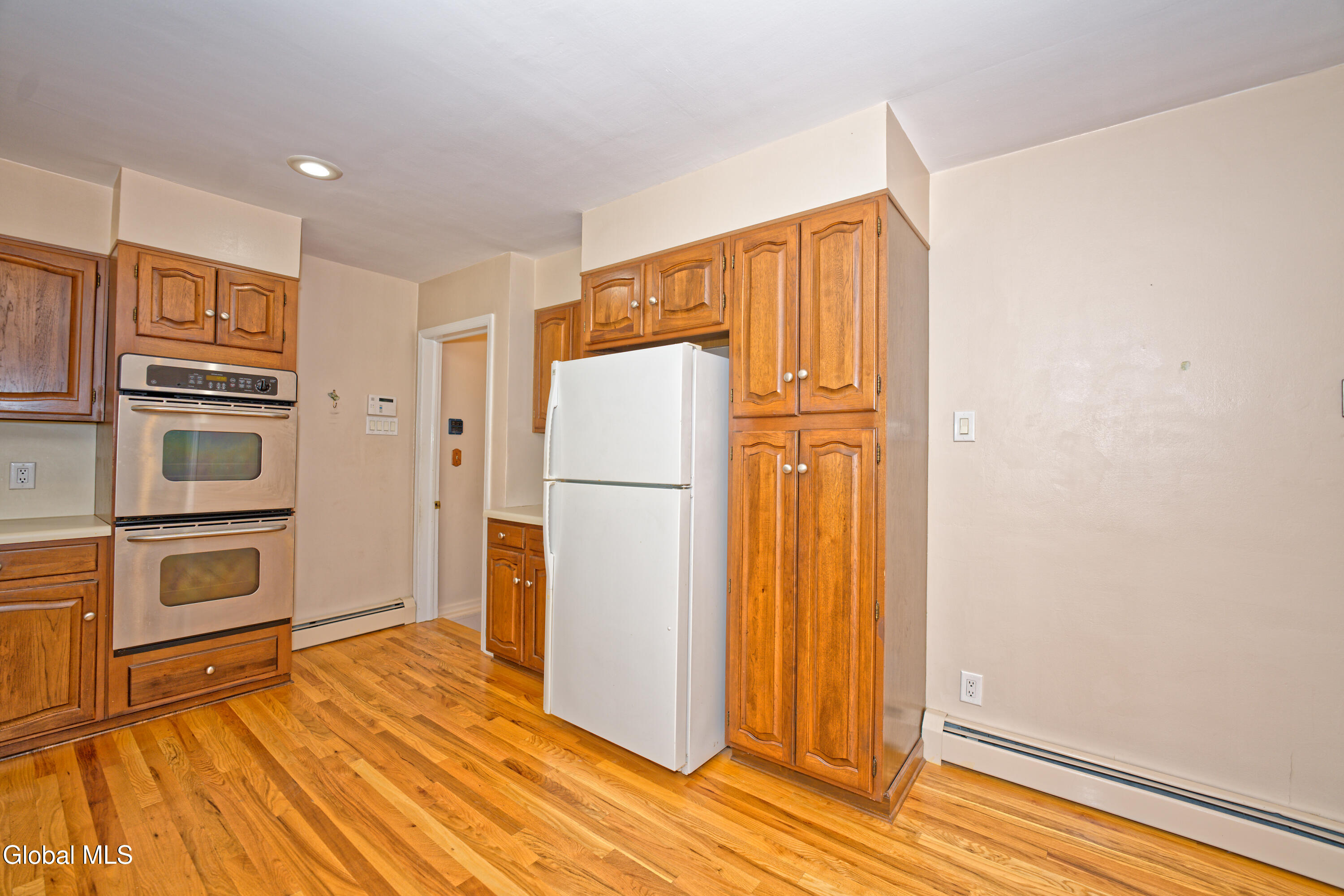 2076 Caldicott Road Rotterdam, NY 12303 - Photo 11 of 40 2 Kitchen 4