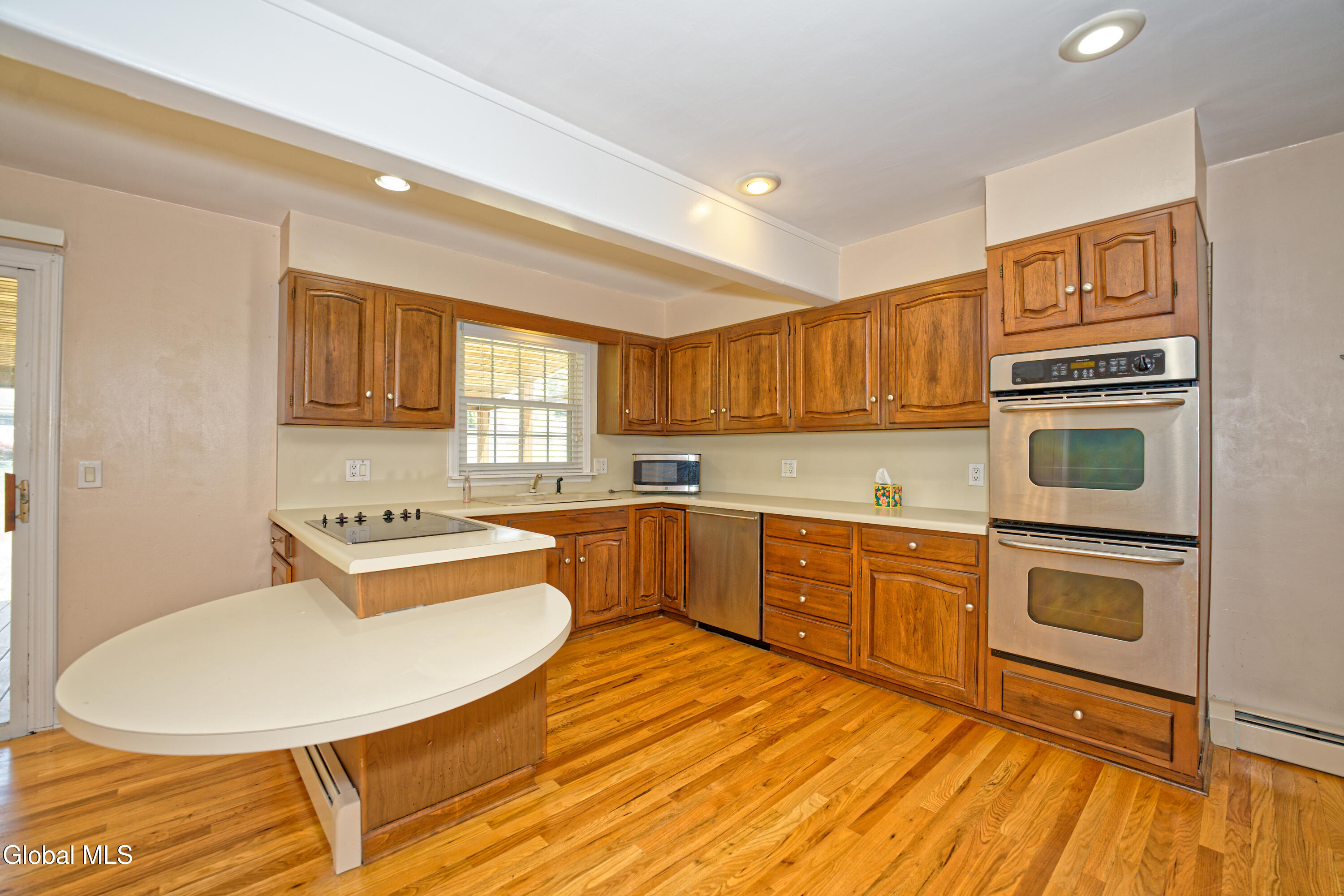 2076 Caldicott Road Rotterdam, NY 12303 - Photo 12 of 40 2 Kitchen 5