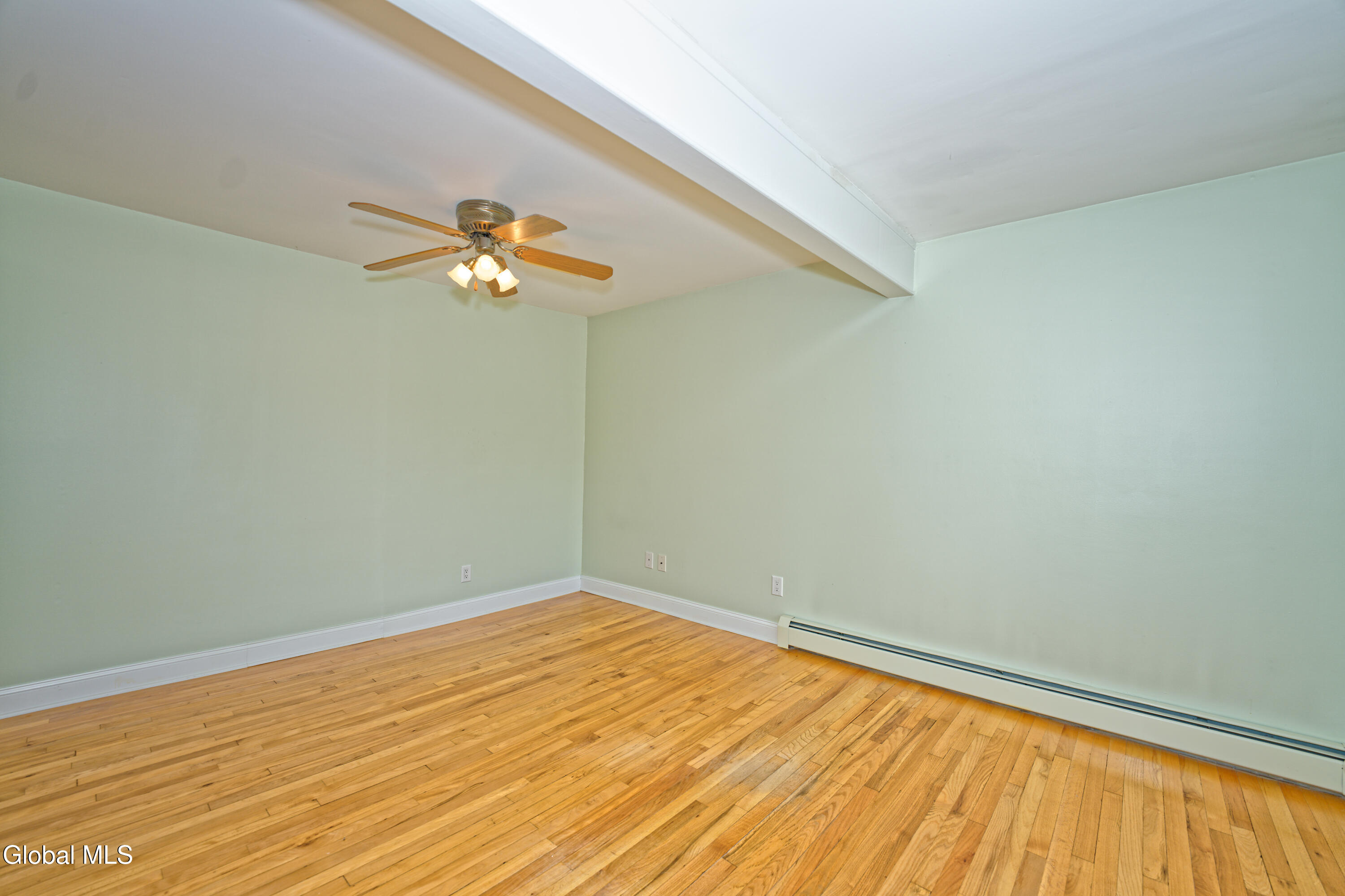 2076 Caldicott Road Rotterdam, NY 12303 - Photo 15 of 40 3 Familyroom 1