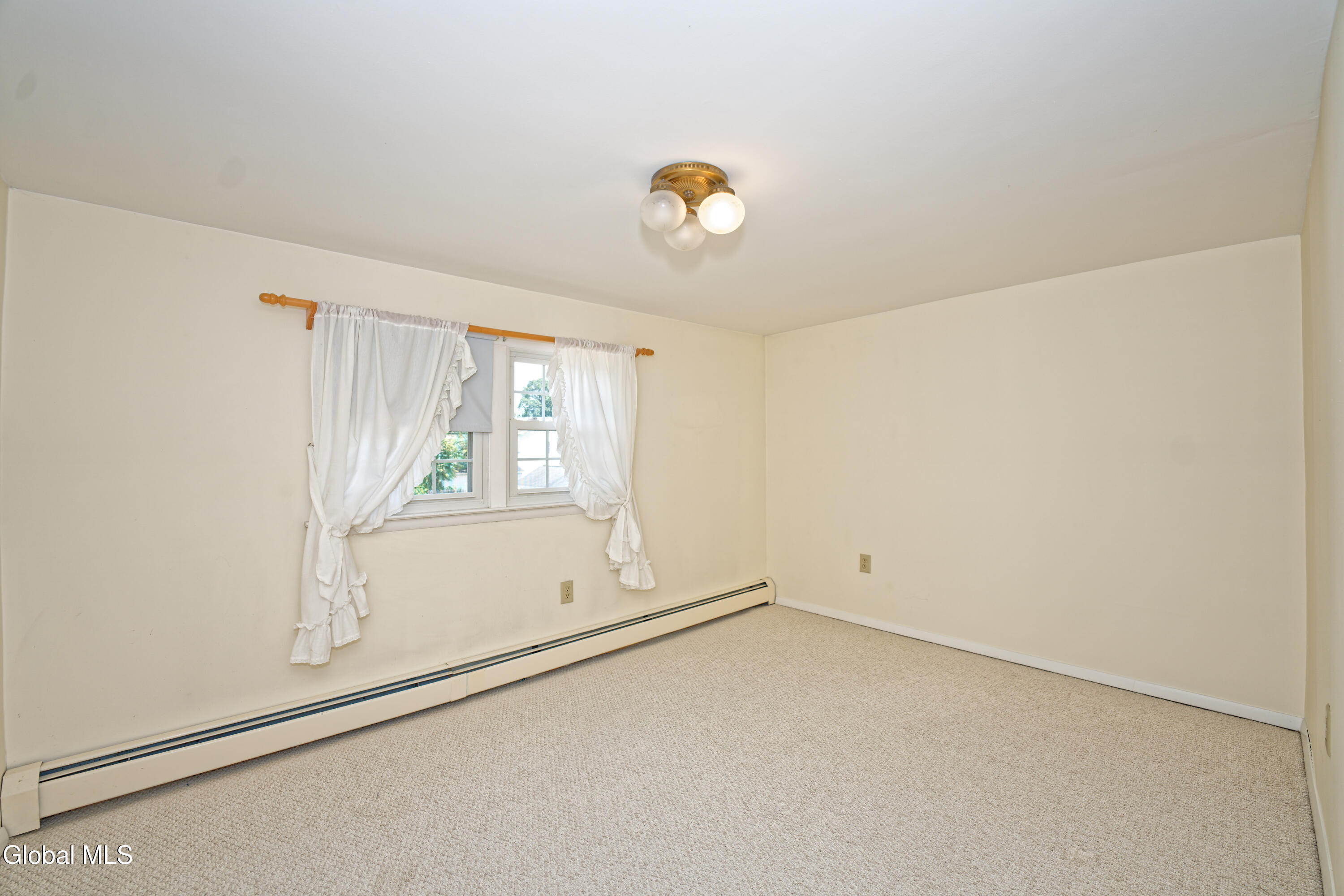 2076 Caldicott Road Rotterdam, NY 12303 - Photo 26 of 40 8 Bedroom 1