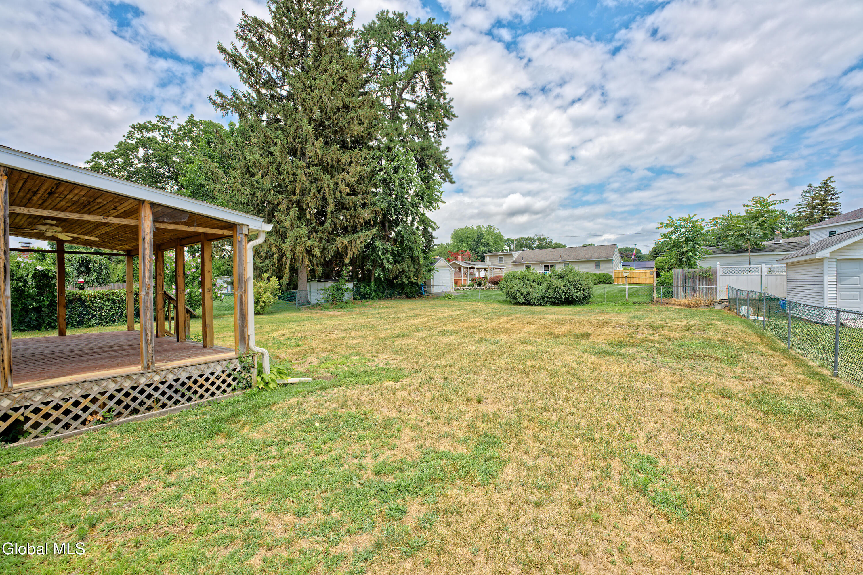 2076 Caldicott Road Rotterdam, NY 12303 - Photo 32 of 40 Yard 1