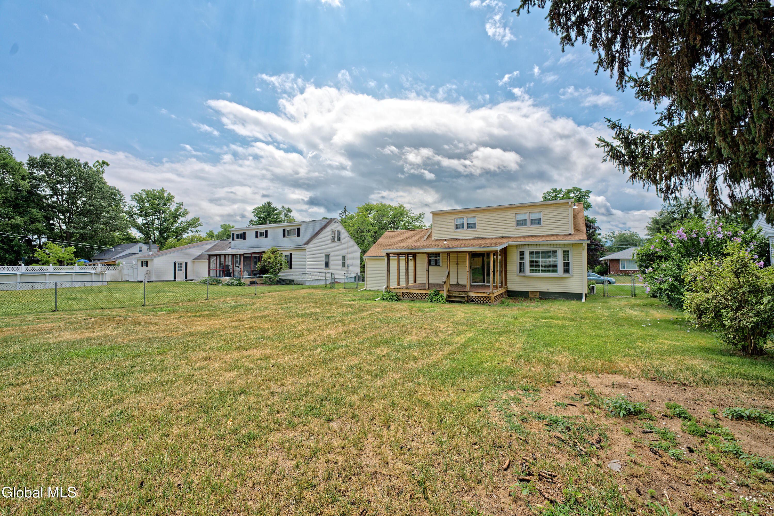 2076 Caldicott Road Rotterdam, NY 12303 - Photo 34 of 40 Yard 3