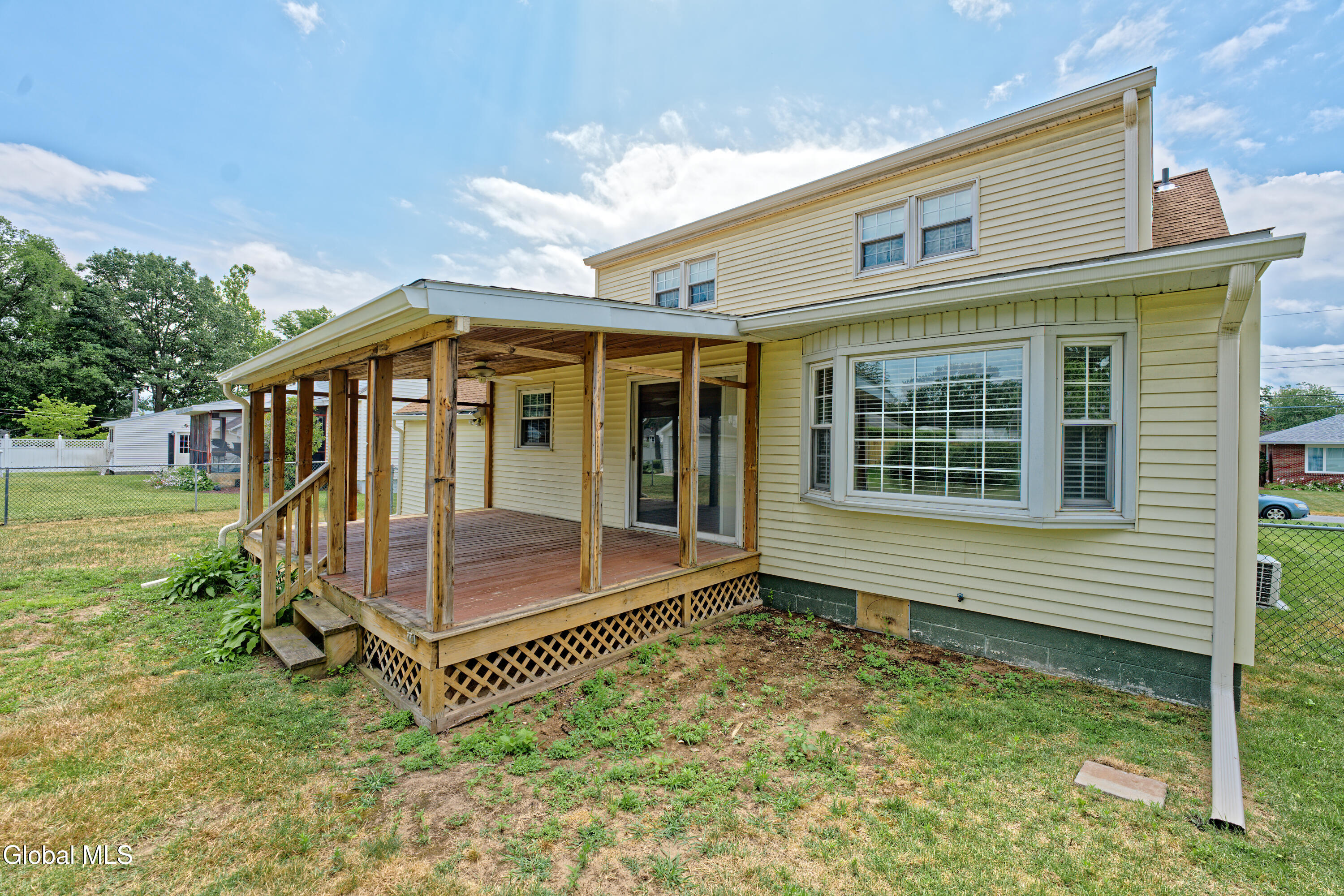 2076 Caldicott Road Rotterdam, NY 12303 - Photo 36 of 40 Yard 5