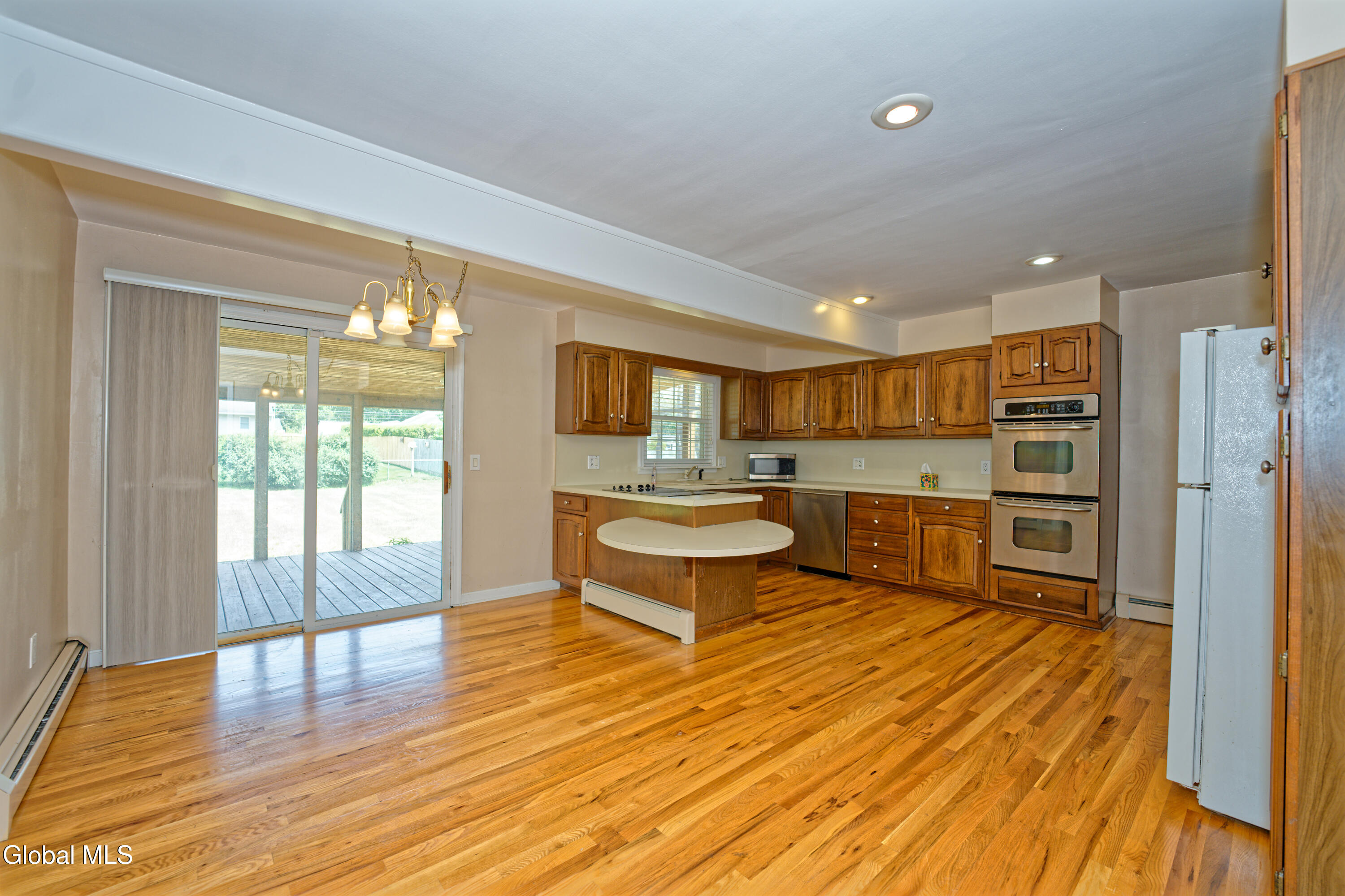 2076 Caldicott Road Rotterdam, NY 12303 - Photo 8 of 40 2 Kitchen 1
