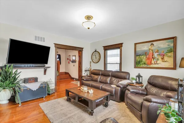 $399,900 | 105 South Division Street, Mahomet, IL 61853