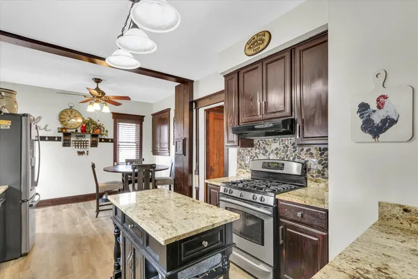 $399,900 | 105 South Division Street, Mahomet, IL 61853