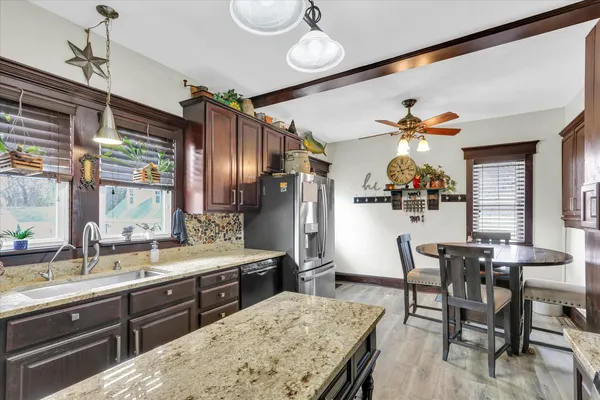 $399,900 | 105 South Division Street, Mahomet, IL 61853