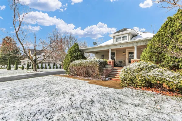 $399,900 | 105 South Division Street, Mahomet, IL 61853