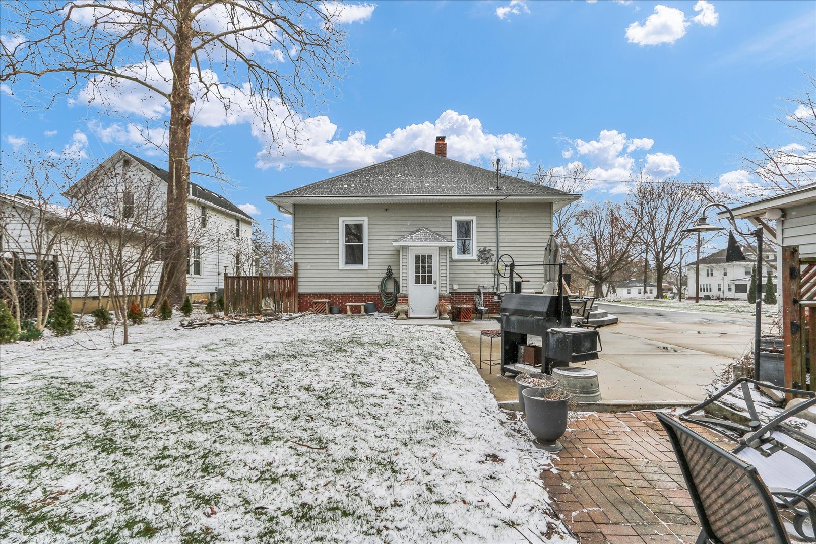 105 South Division Street Mahomet, IL 61853 - Photo 36 of 45 a view of a house with a yard