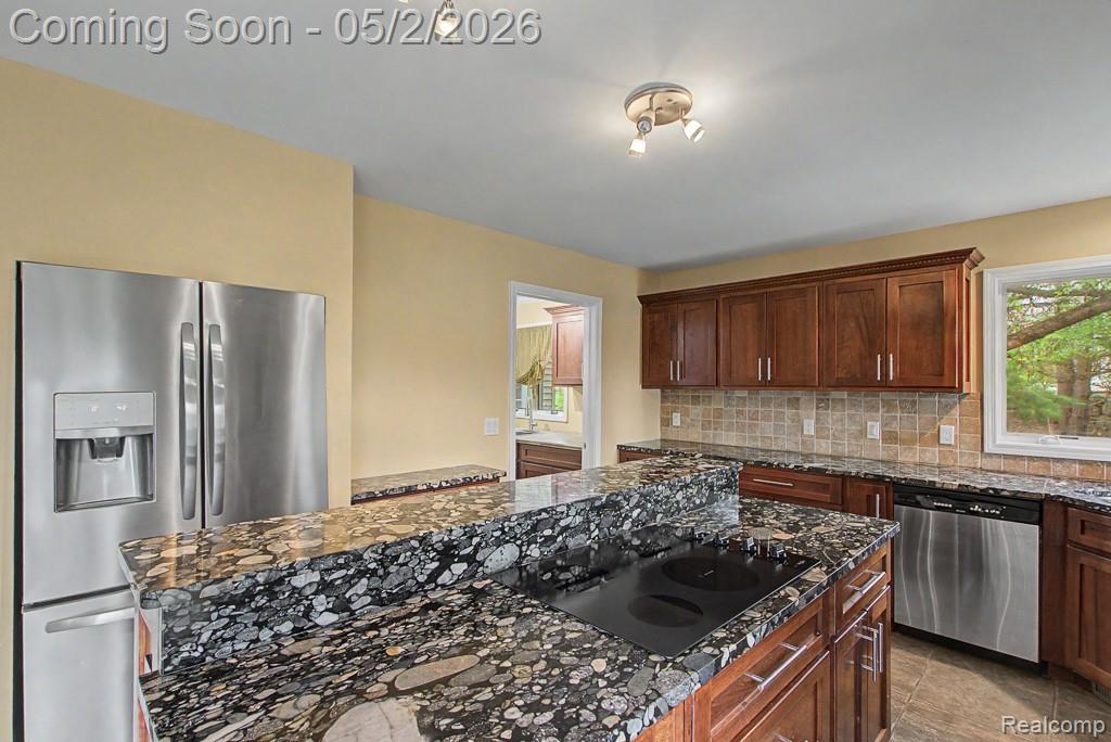 1160 South Garner Road Milford, MI 48380 - Photo 8 of 62 Gallery Image 8