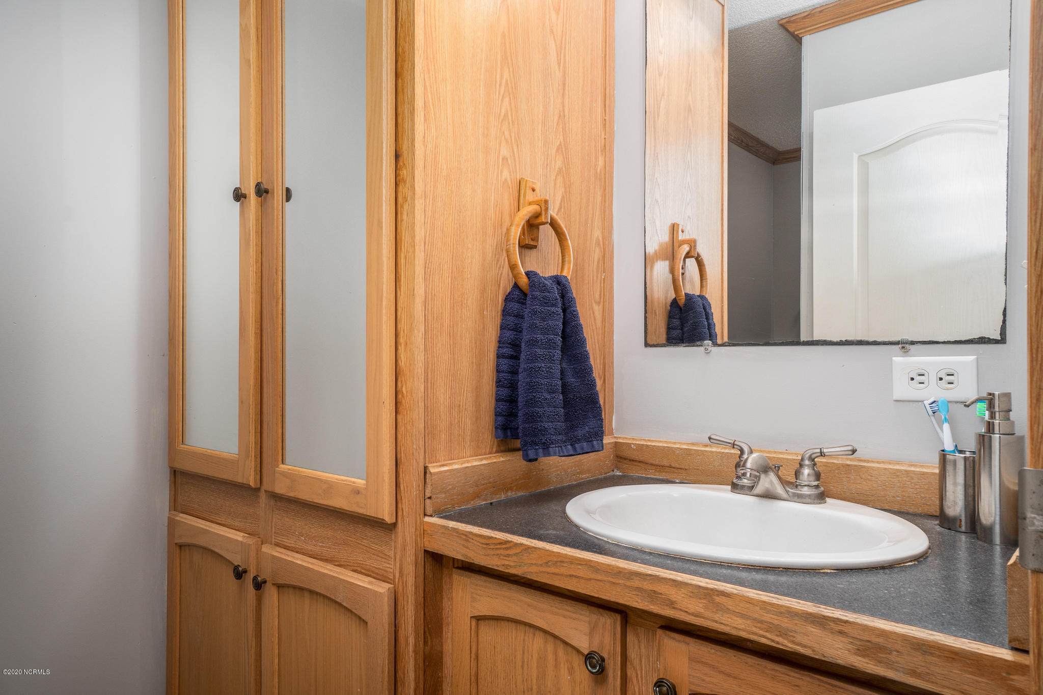 886 Cobble Ridge Road Nashville, NC 27856 - Photo 16 of 34 Guest Bathroom