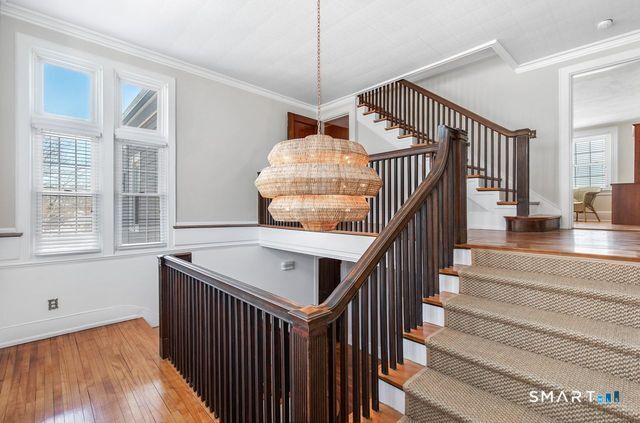 35 Point Lookout Milford, CT 06460 - Photo 19 of 31 Split staircase