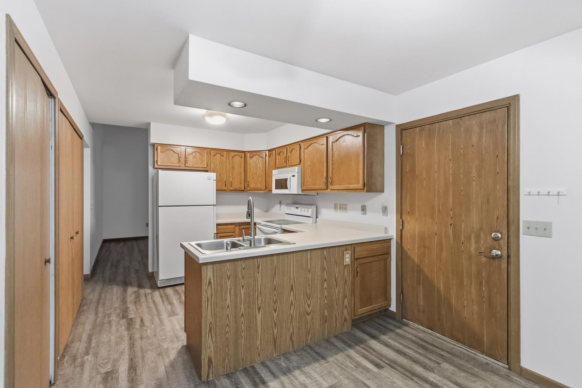 535 East Slifer Street Portage, WI 53901 - Photo 7 of 24