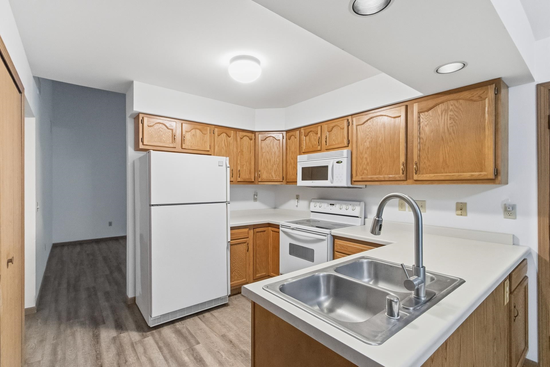 535 East Slifer Street Portage, WI 53901 - Photo 8 of 24