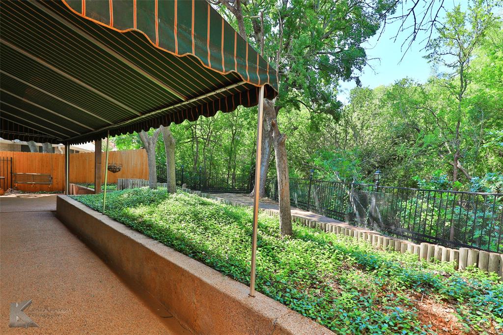 106 Riverside Park Abilene, TX 79605 - Photo 38 of 40 a view of a backyard with plants