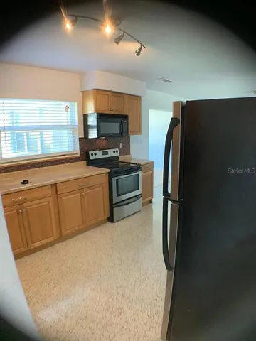 $2,200 | 5003 58th Way North, Kenneth City, FL 33709