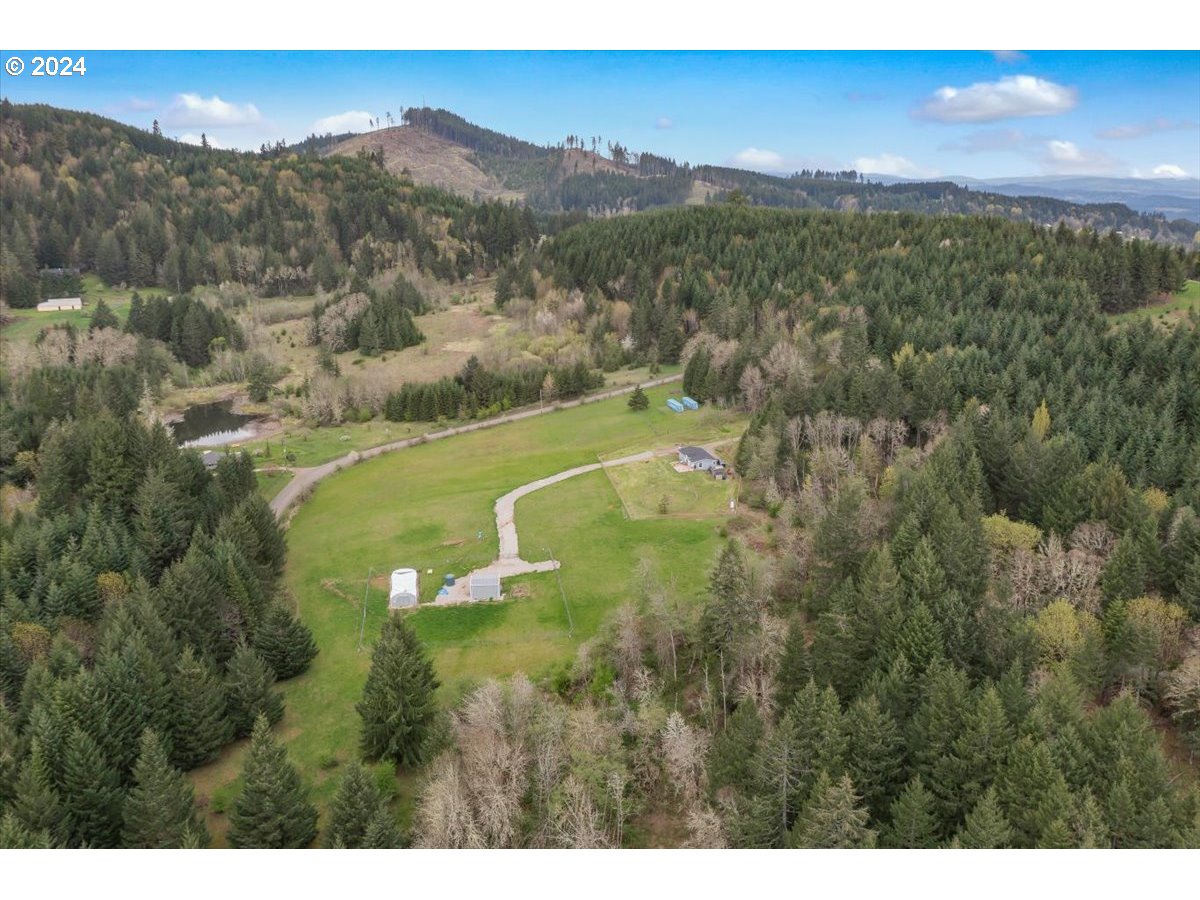 17771 Northwest Orchard View Road McMinnville, OR 97128 - Photo 4 of 36 a view of a city