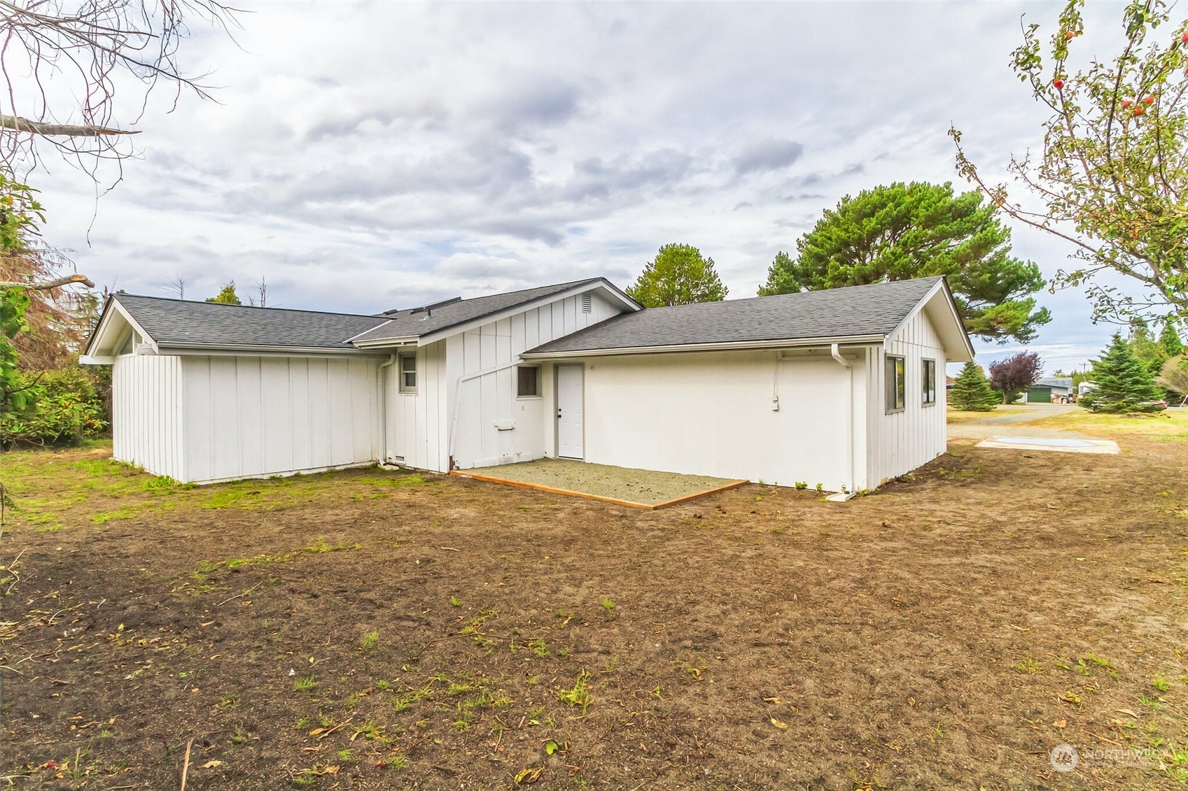 492 East Anderson Road Sequim, WA 98382 - Photo 10 of 33 a bathroom with a sink and a yard