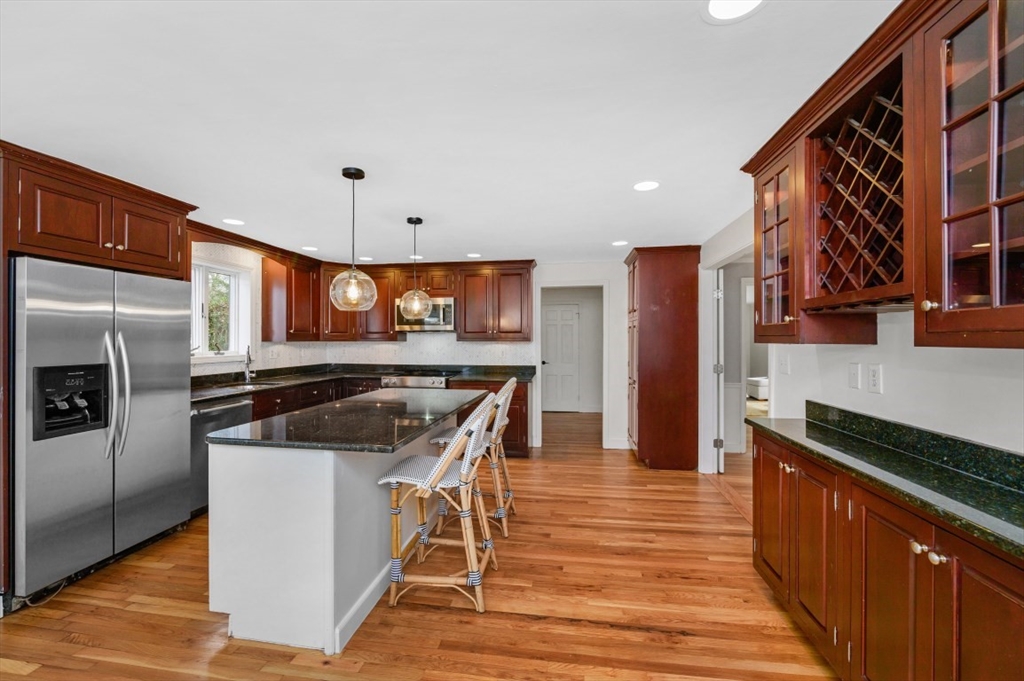 3 Dukes Road Wellesley, MA 02481 - Photo 11 of 34