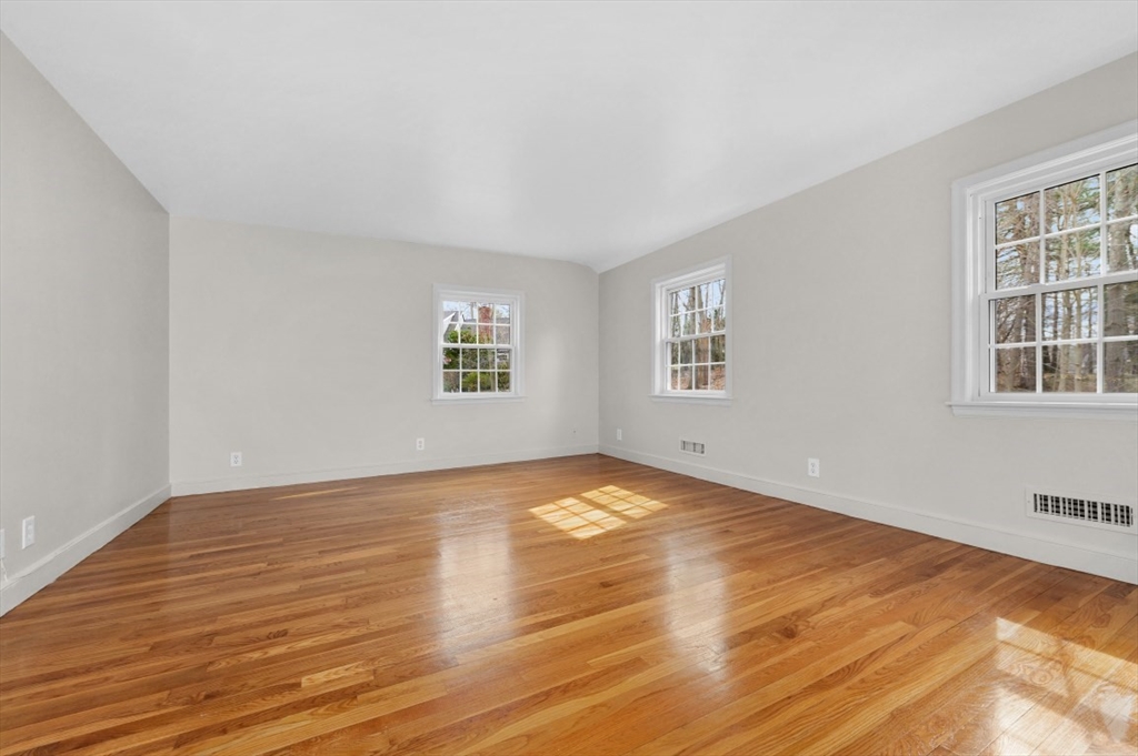 3 Dukes Road Wellesley, MA 02481 - Photo 17 of 34