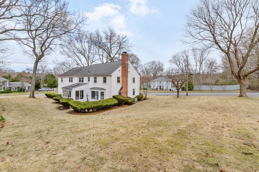 3 Dukes Road Wellesley, MA 02481 - Photo 2 of 34