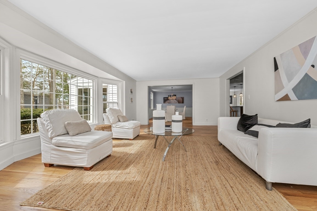 3 Dukes Road Wellesley, MA 02481 - Photo 6 of 34