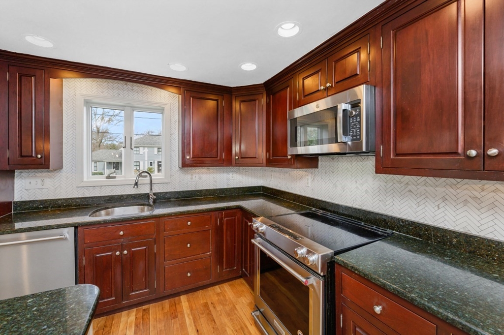 3 Dukes Road Wellesley, MA 02481 - Photo 10 of 34