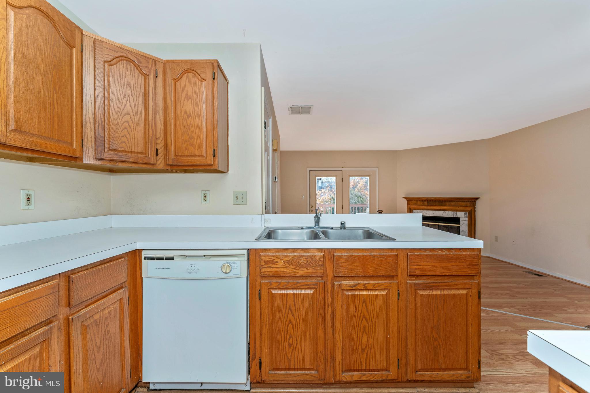 11 Victoria Square Frederick, MD 21702 - Photo 15 of 36 Kitchen