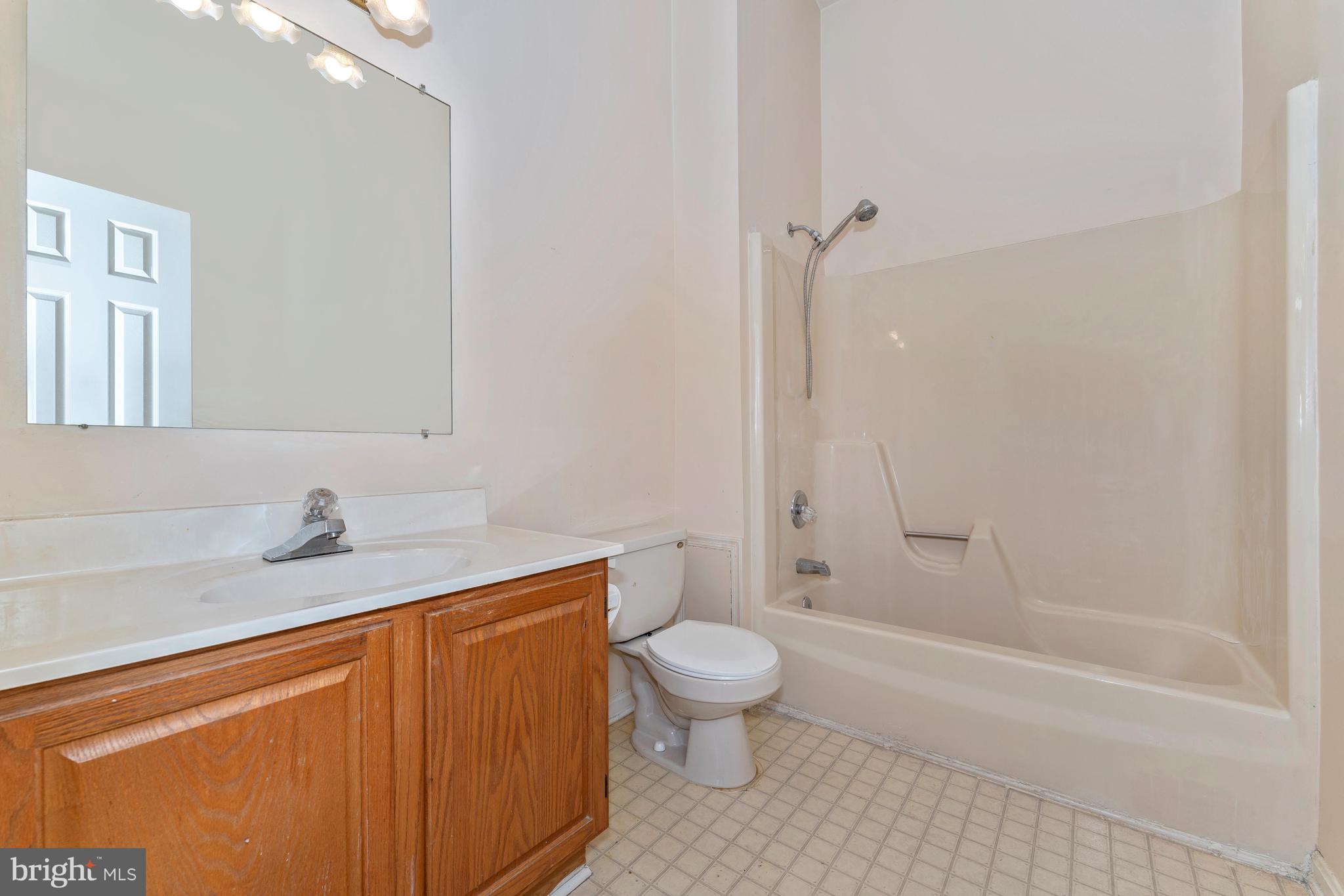 11 Victoria Square Frederick, MD 21702 - Photo 24 of 36 Primary Bathroom