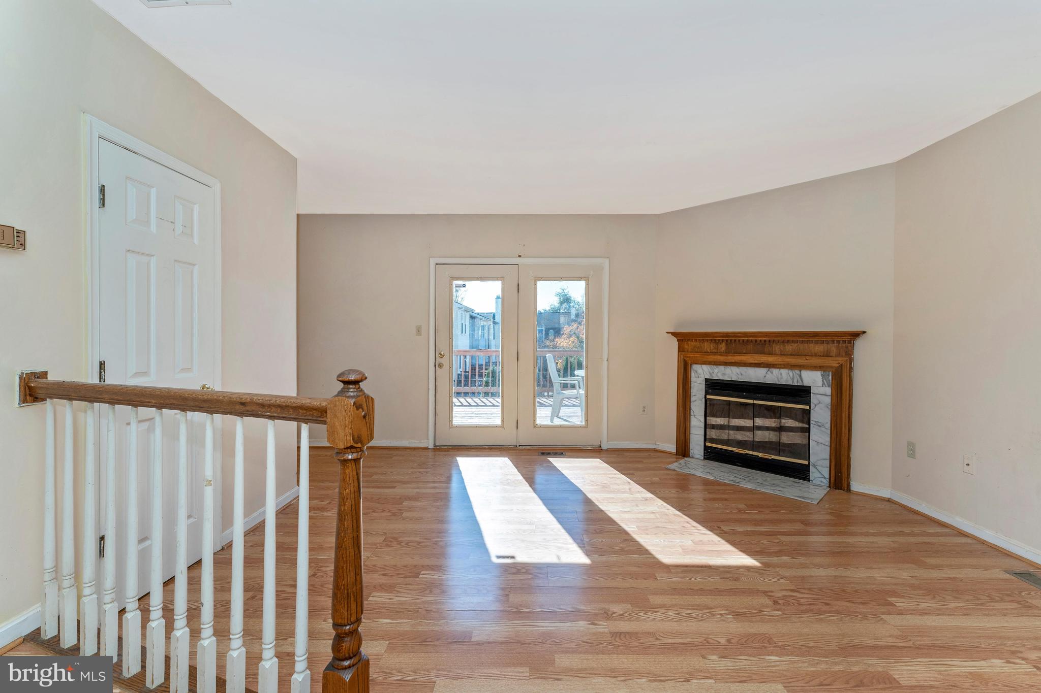 11 Victoria Square Frederick, MD 21702 - Photo 5 of 36 Living Room