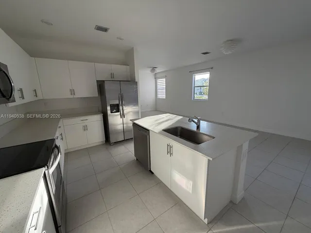 $2,700 | 2631 Southeast 11th Street, Unit 2631, Homestead, FL 33035