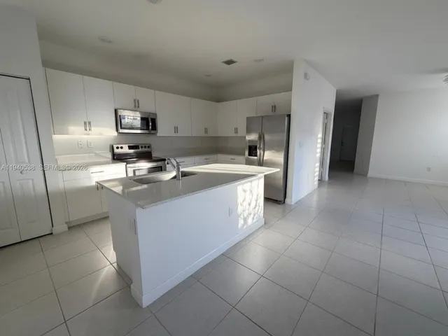 $2,700 | 2631 Southeast 11th Street, Unit 2631, Homestead, FL 33035