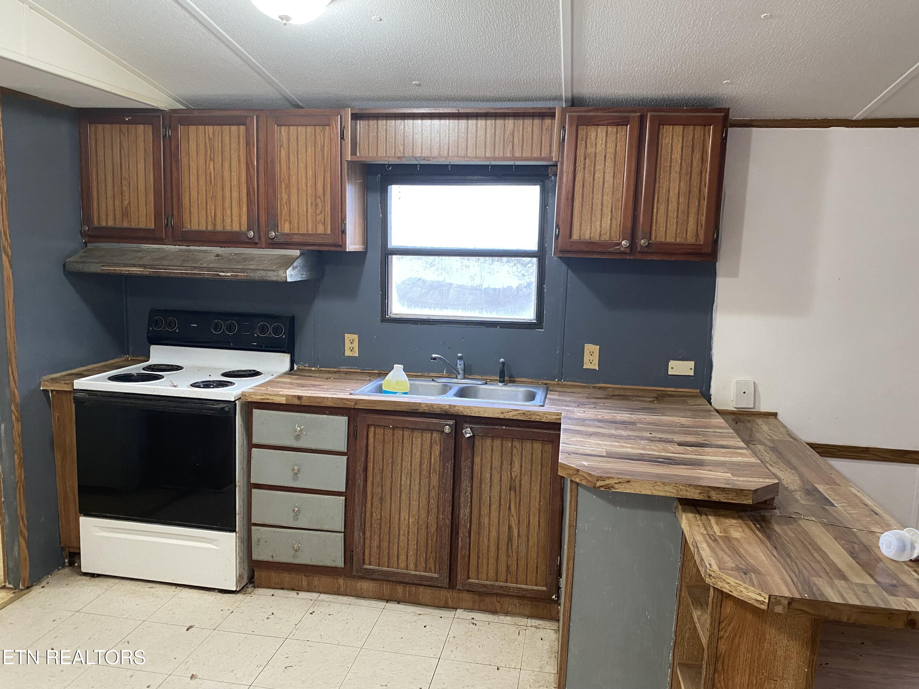 1305 Little Mountain Road Russellville, TN 37860 - Photo 5 of 13 IMG_4257