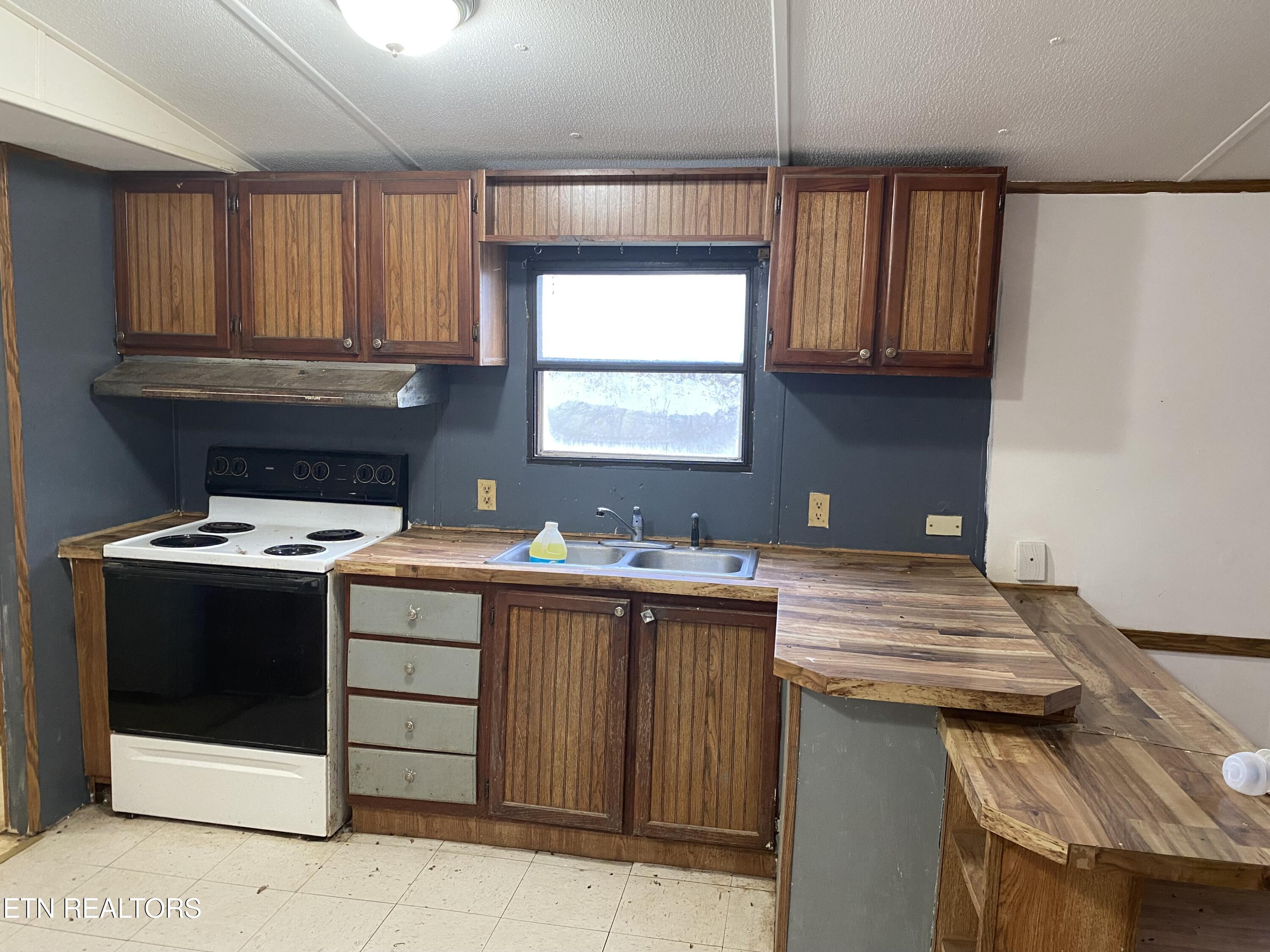 1305 Little Mountain Road Russellville, TN 37860 - Photo 6 of 13 IMG_4258