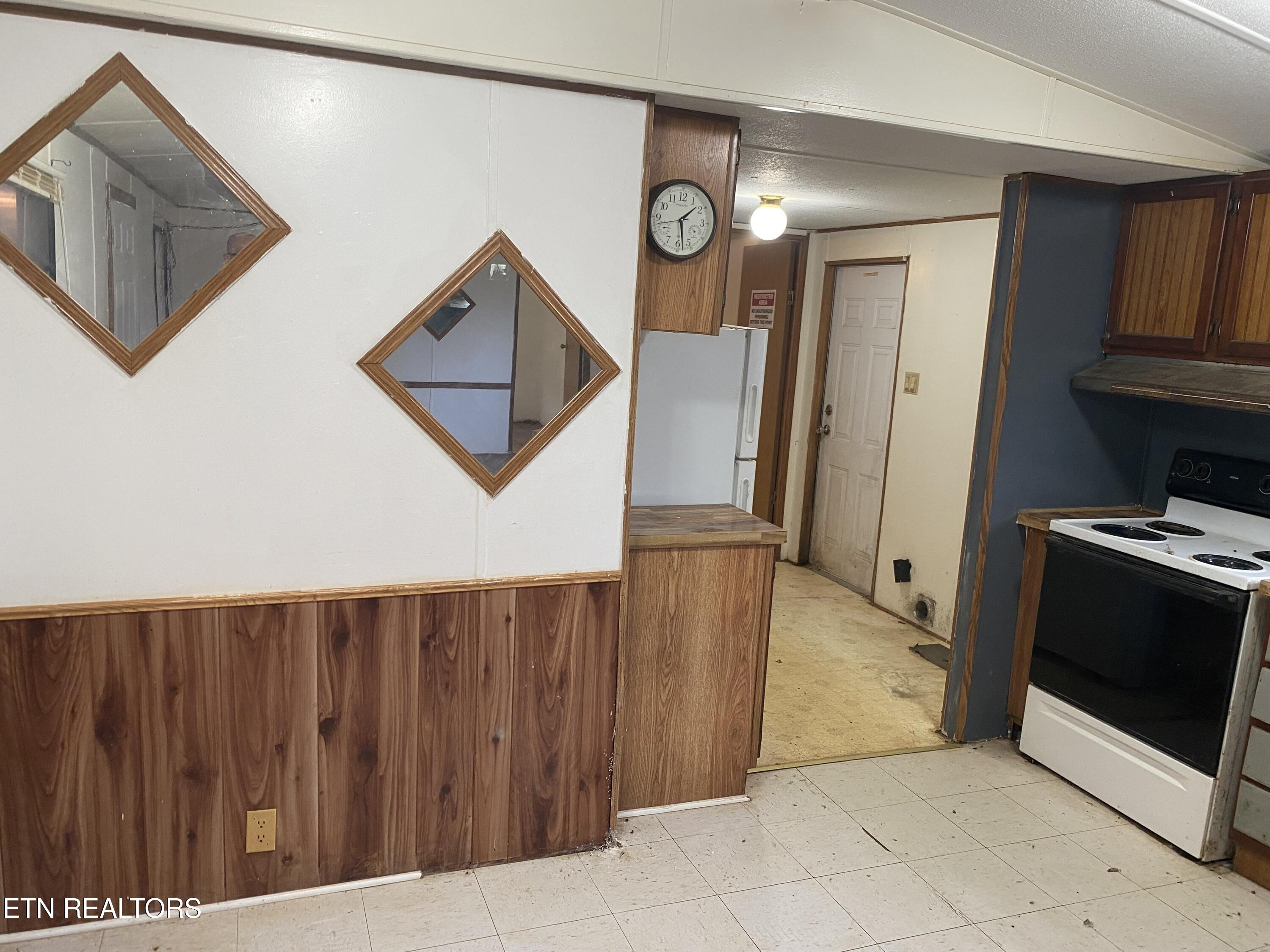 1305 Little Mountain Road Russellville, TN 37860 - Photo 7 of 13 IMG_4259