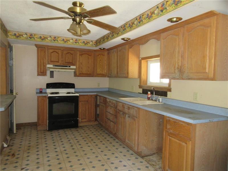 1078 Lone Pine Road Amity, PA 15311 - Photo 3 of 15 Gallery Image 3