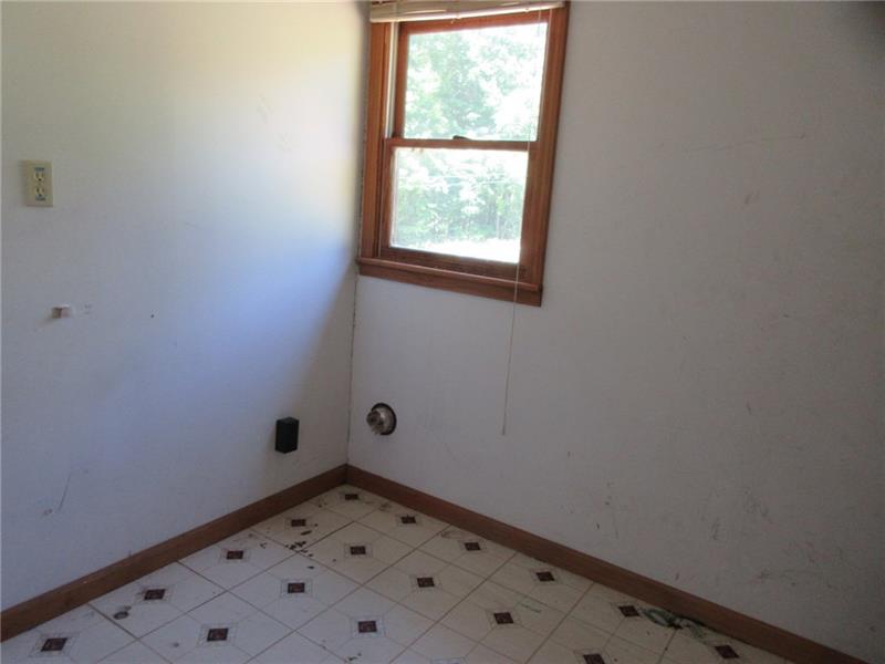 1078 Lone Pine Road Amity, PA 15311 - Photo 10 of 15 Gallery Image 10