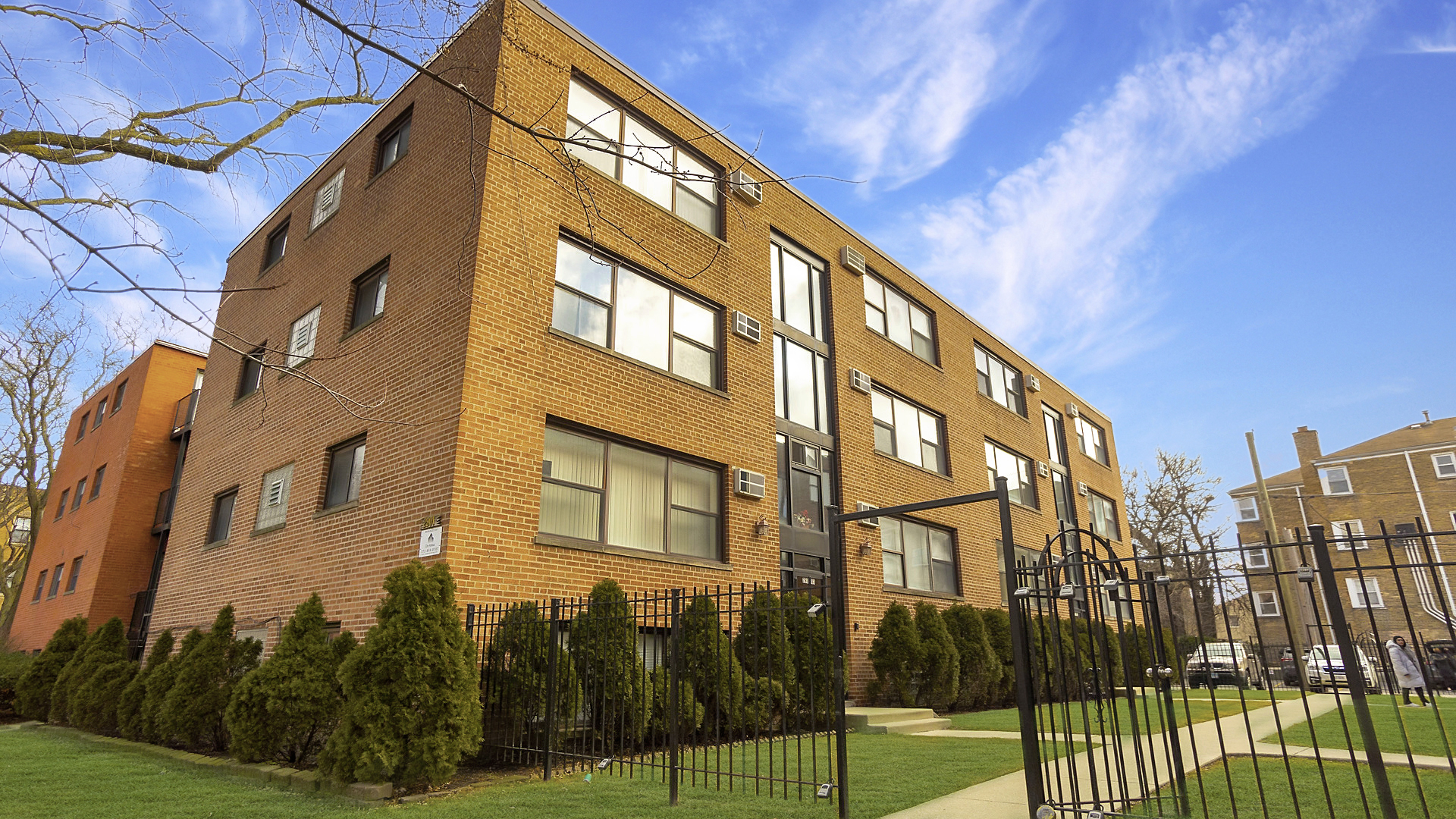 2901 West Summerdale Ave Unit B2  