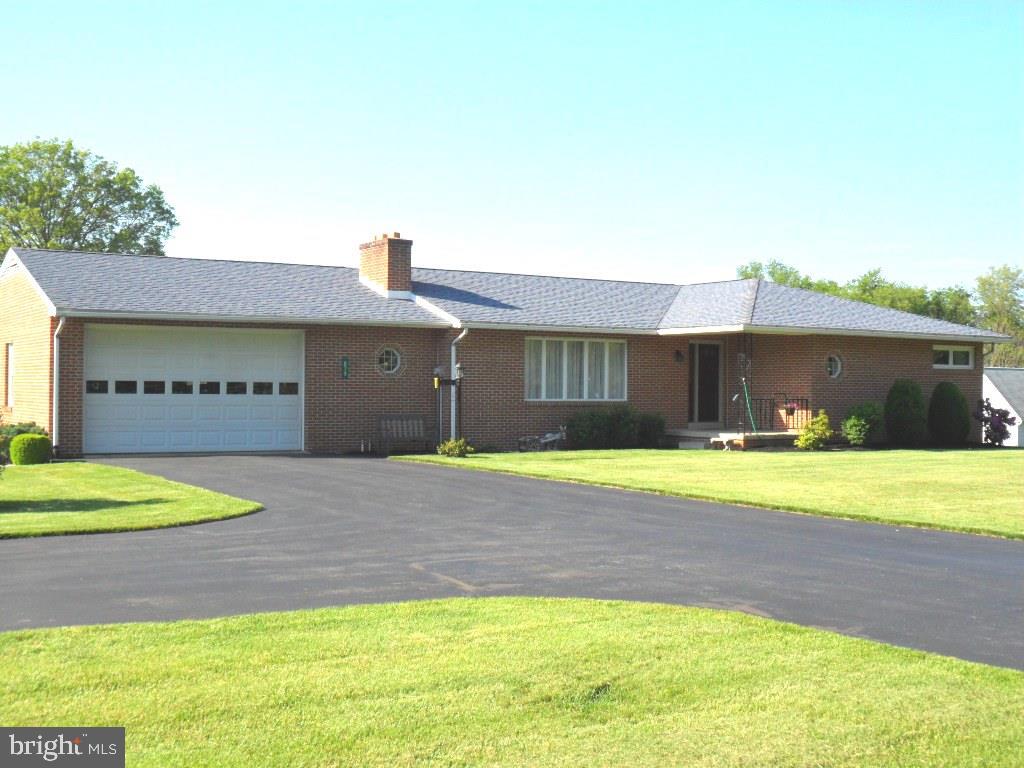 879 Alexander Spring Road Carlisle, PA 17015 - Photo 1 of 25 Gallery Image 1