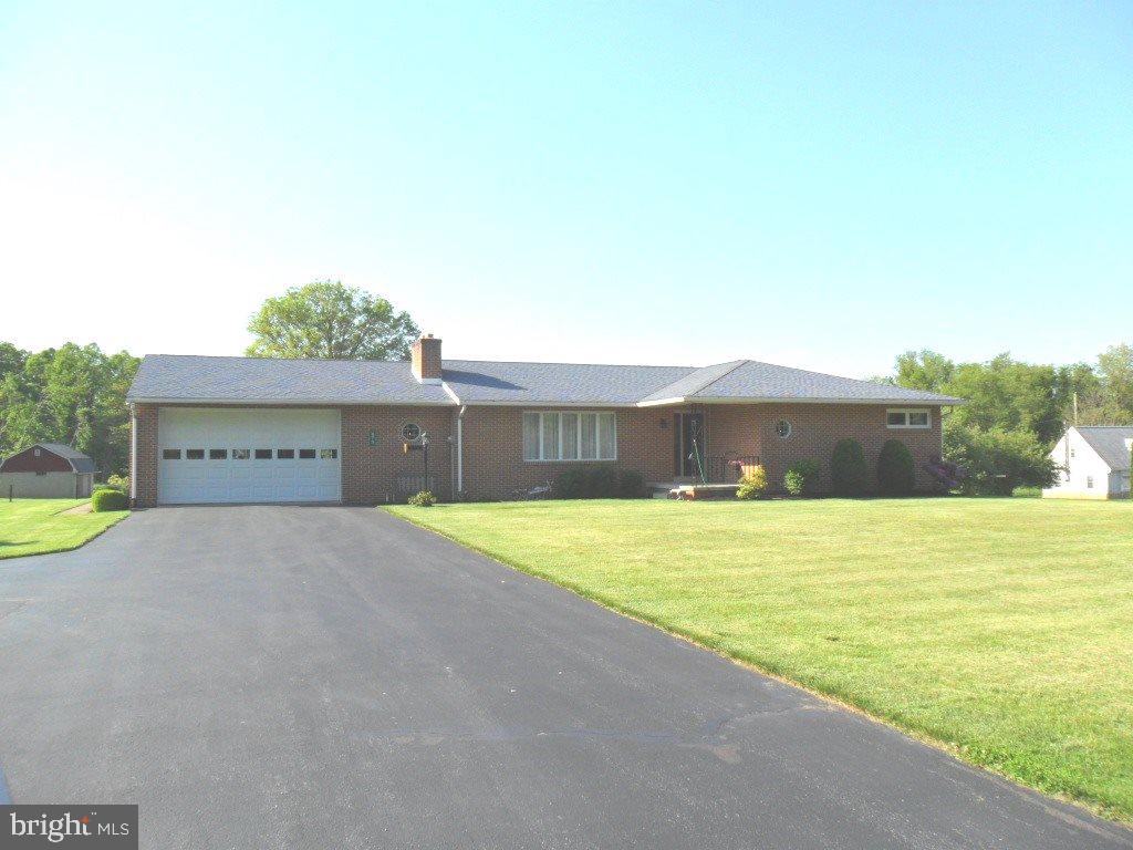 879 Alexander Spring Road Carlisle, PA 17015 - Photo 2 of 25 Gallery Image 2