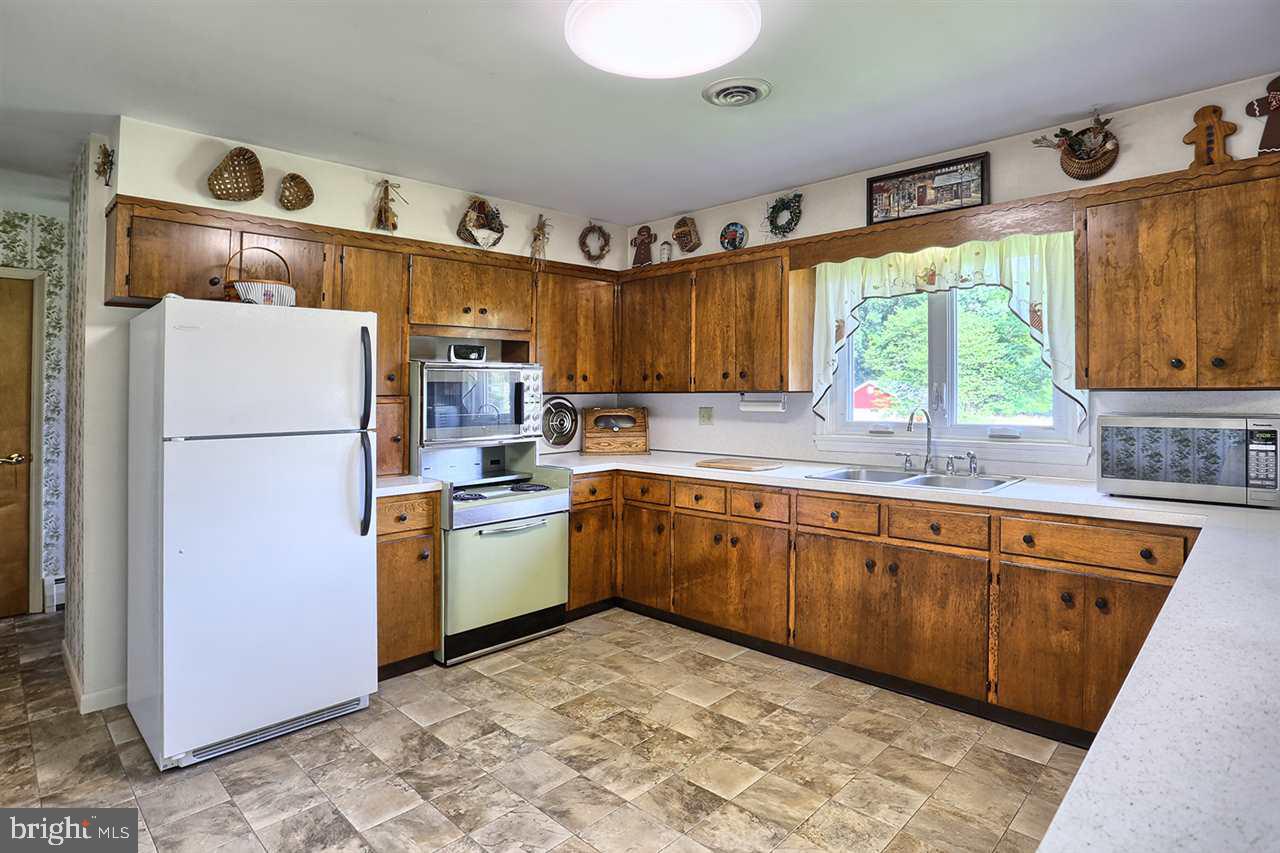 879 Alexander Spring Road Carlisle, PA 17015 - Photo 7 of 25 Gallery Image 7