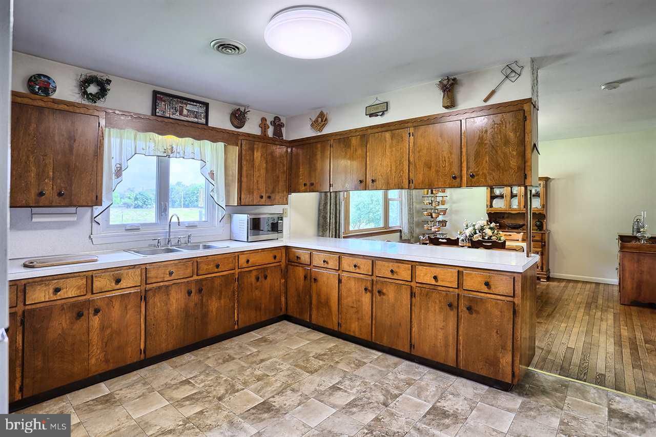879 Alexander Spring Road Carlisle, PA 17015 - Photo 8 of 25 Gallery Image 8